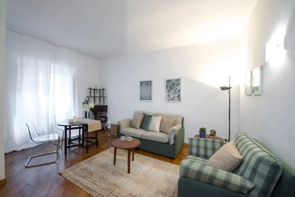 Flat In Trastevere - Rome-1